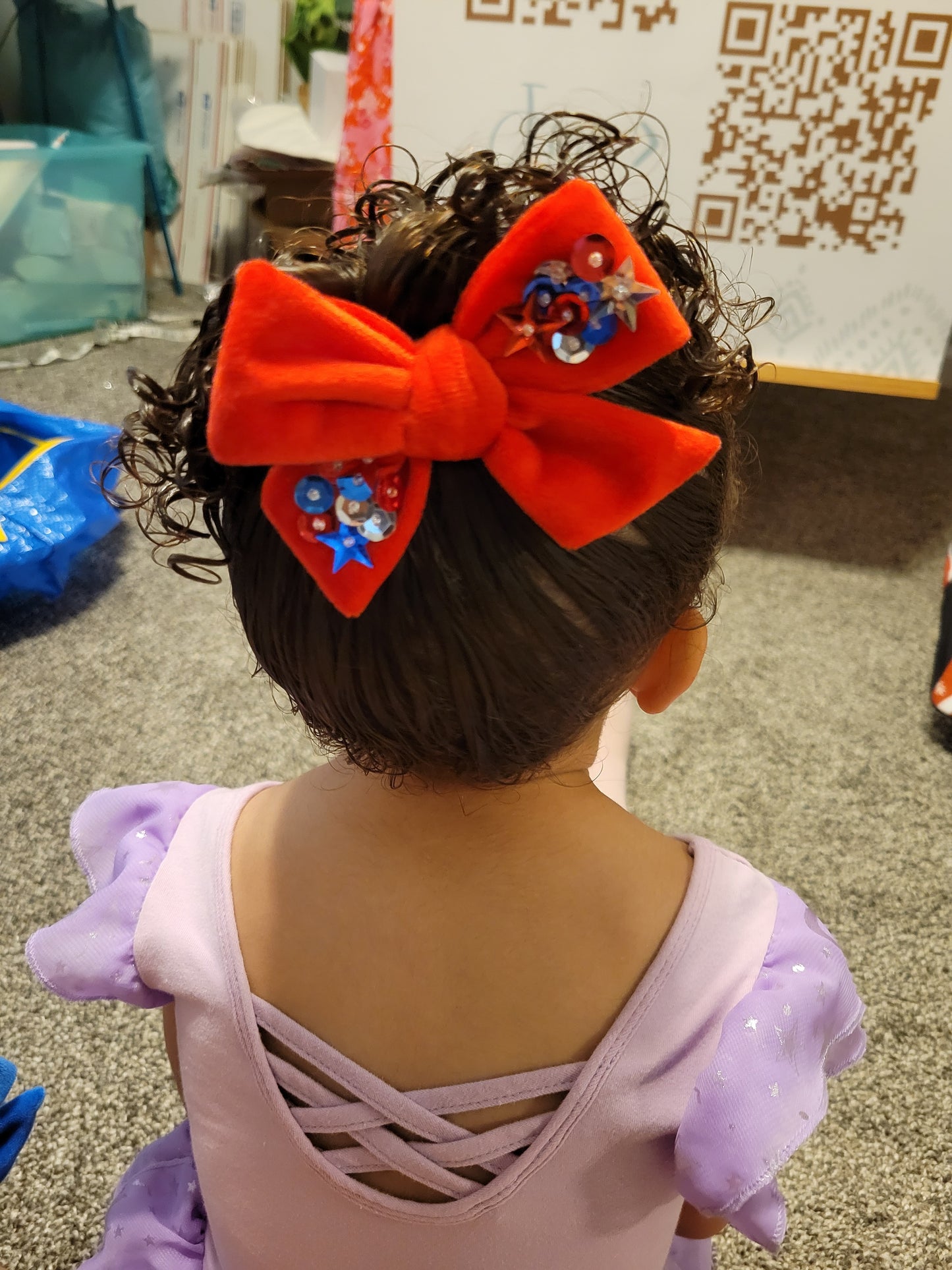 Hair bow - small velvet blue or red